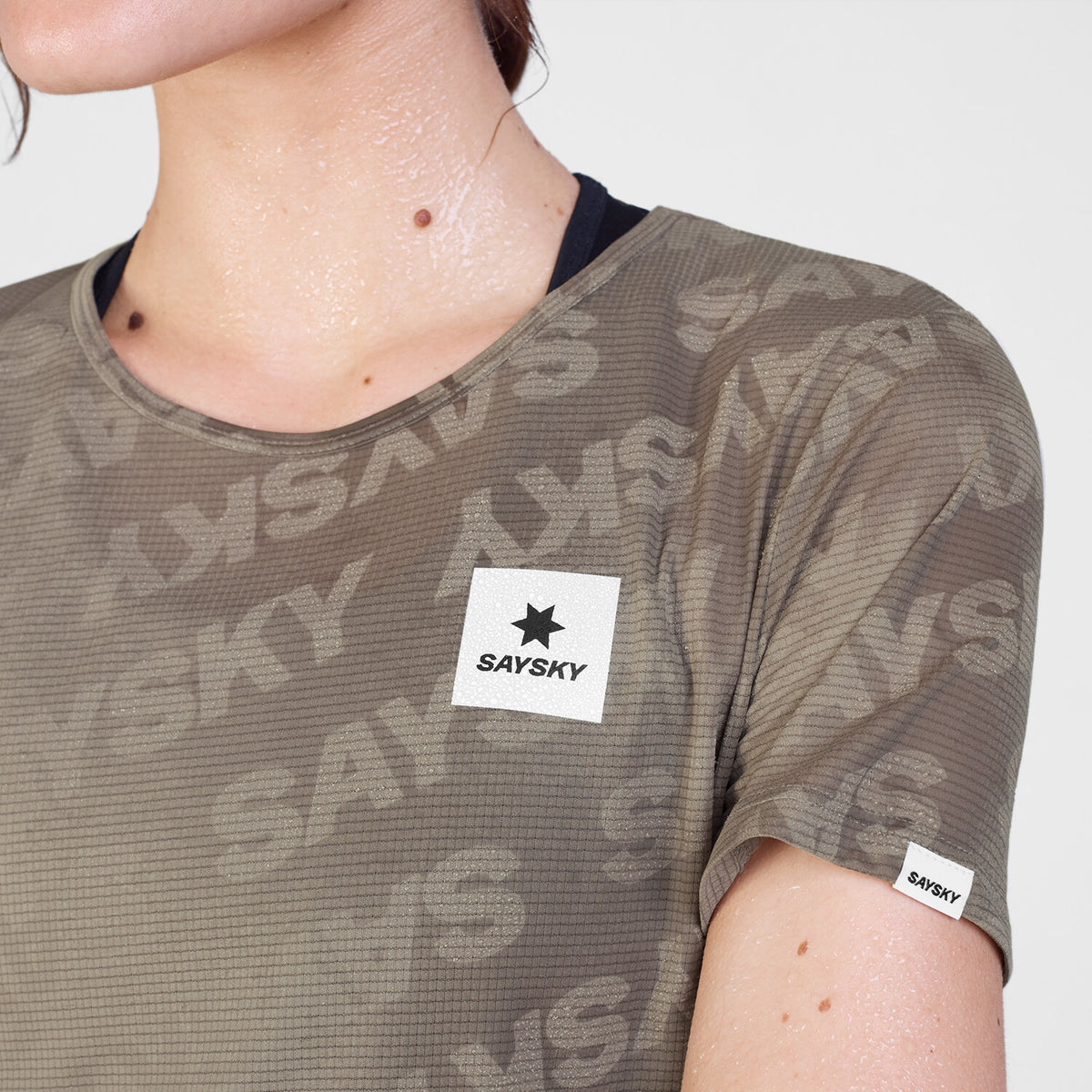 Saysky Reactive Flow T-shirt Dunkel Beige Logo 1070 SW25008